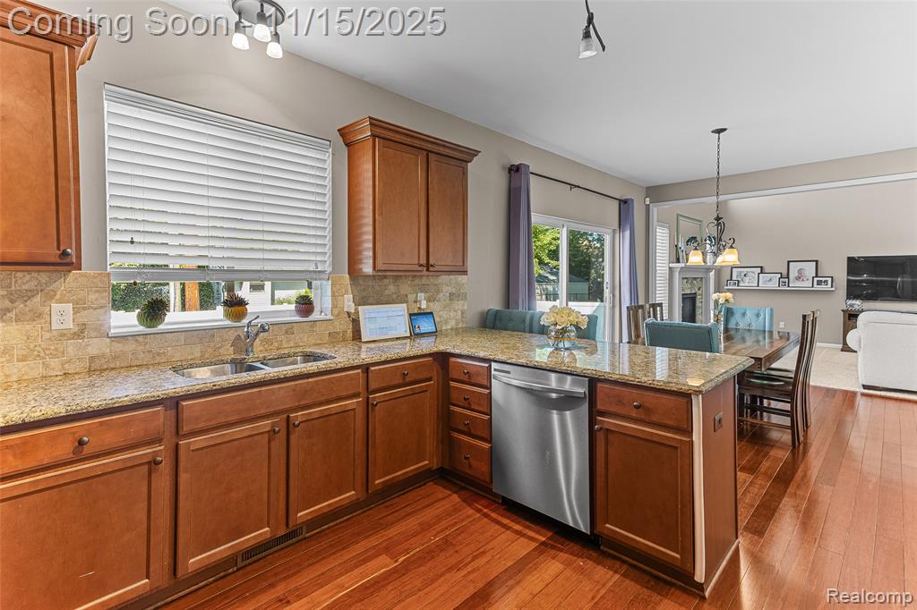 2914 Hartline Drive Rochester Hills, MI 48309 - Photo 15 of 43