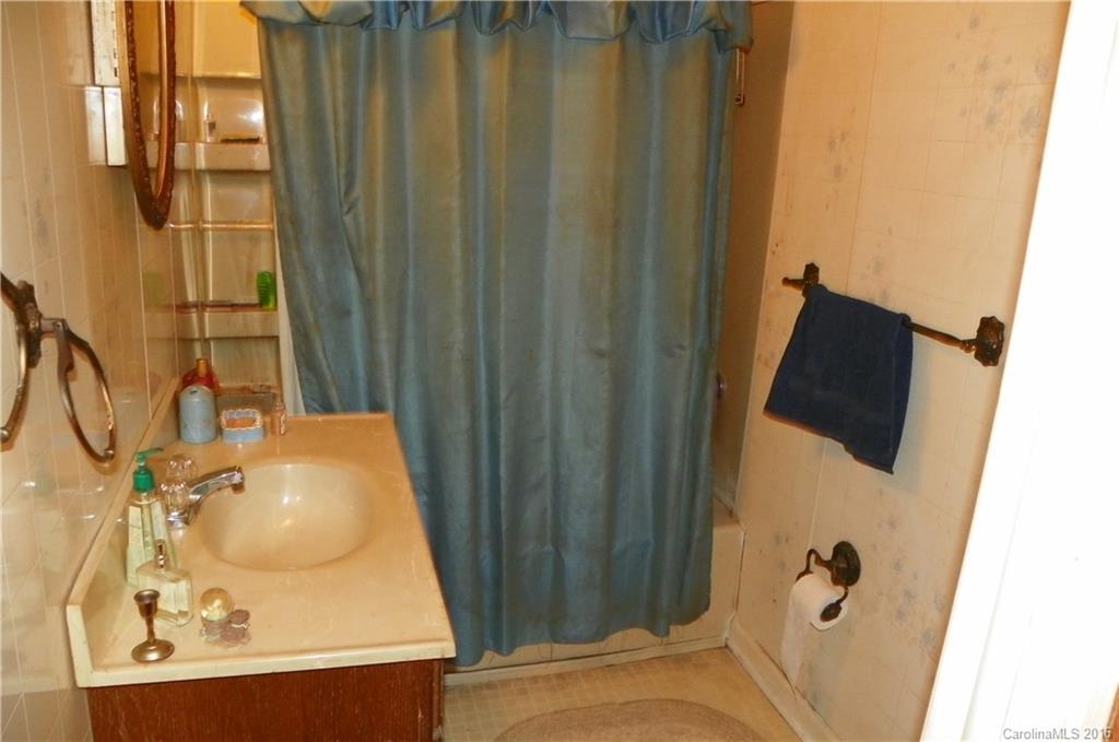 5431 Elizabeth Road Charlotte, NC 28269 - Photo 12 of 12