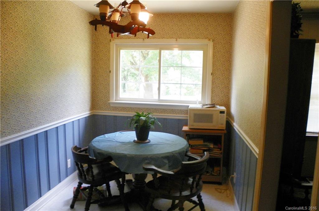 5431 Elizabeth Road Charlotte, NC 28269 - Photo 7 of 12