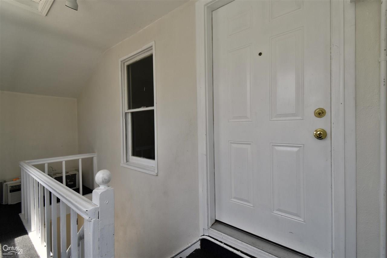 131 Muir Road Grosse Pointe Farms, MI 48236 - Photo 3 of 21