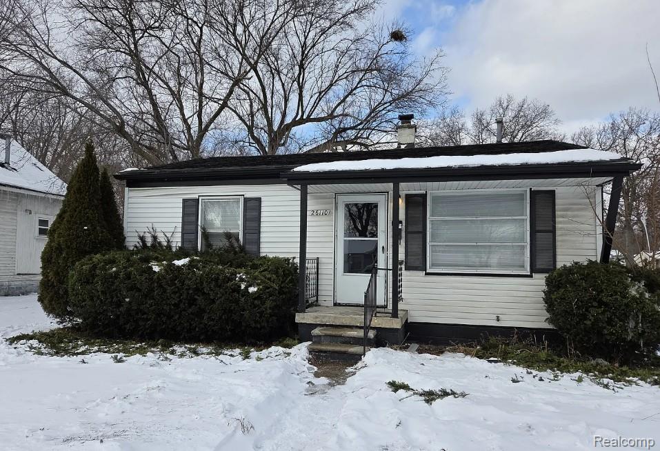 26110 Colgate Street Inkster, MI 48141 - Photo 1 of 8