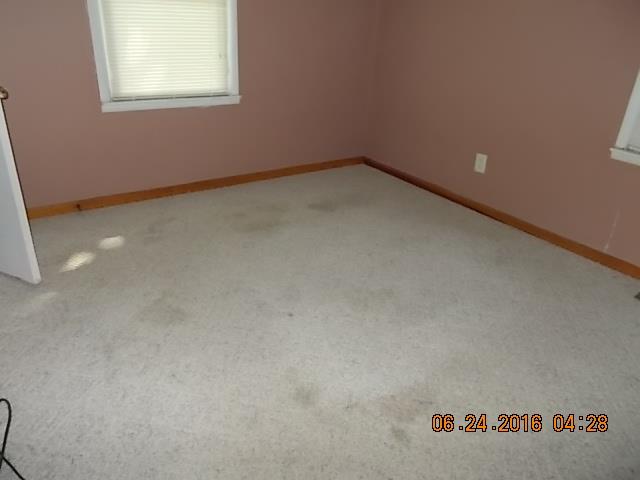 522 Bennett Hill Road Red Boiling Springs, TN 37150 - Photo 13 of 23 an empty room with a window
