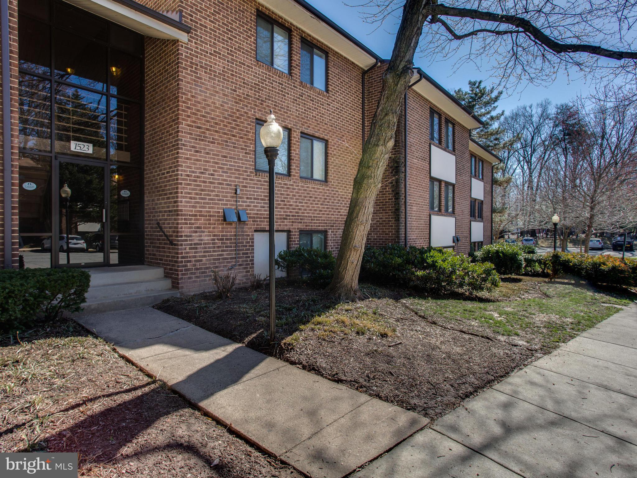 1523 Northgate Square, Unit 1B Reston, VA 20190 - Photo 2 of 30 Exterior (Front)