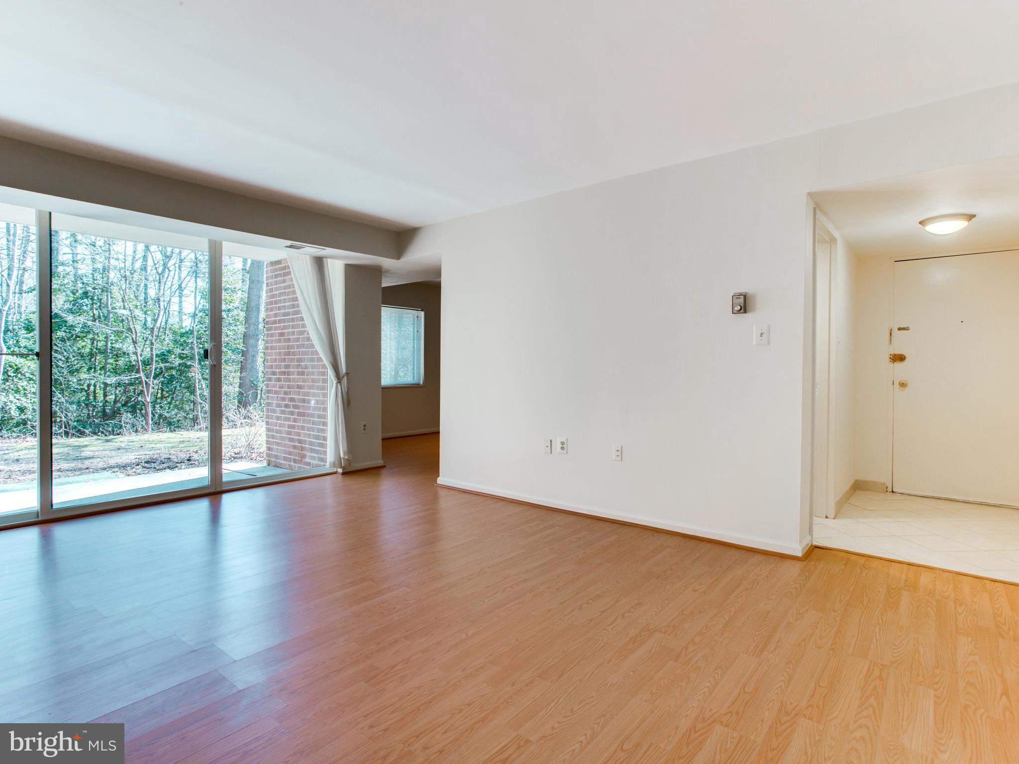 1523 Northgate Square, Unit 1B Reston, VA 20190 - Photo 7 of 30 Family Room