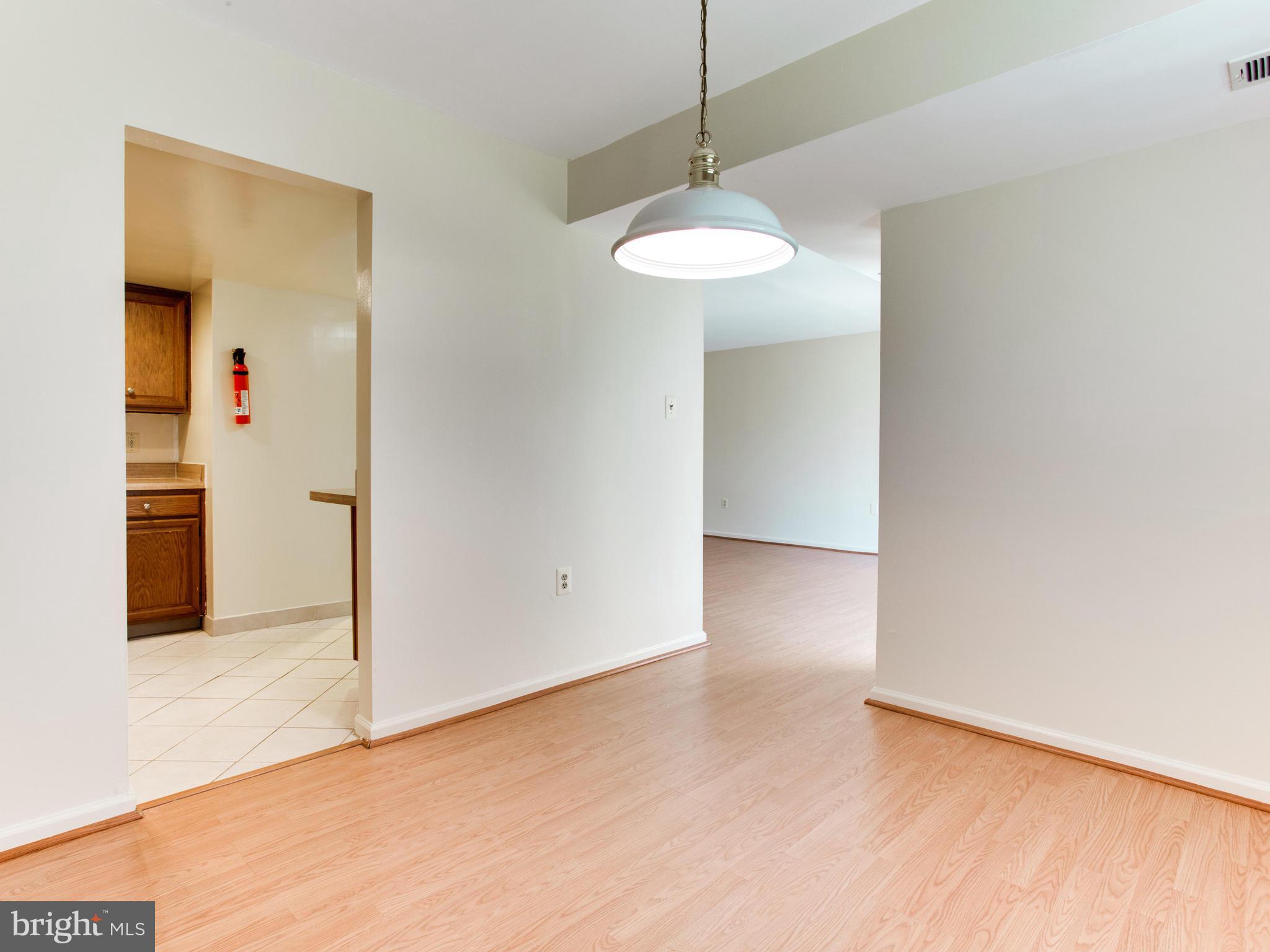 1523 Northgate Square, Unit 1B Reston, VA 20190 - Photo 9 of 30 Dining Room