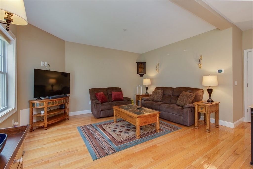 89 Woodview Way, Unit 89 Manchester, NH 03102 - Photo 22 of 42