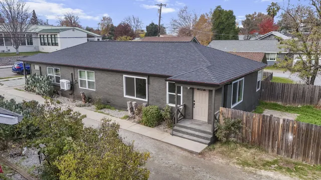 $425,000 | 1621-1623 Magnolia Avenue, Redding, CA 96001