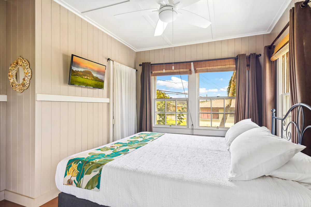 3895 Koloa Road, Unit 1 Koloa, HI 96756 - Photo 14 of 30 a bedroom with a bed and a window