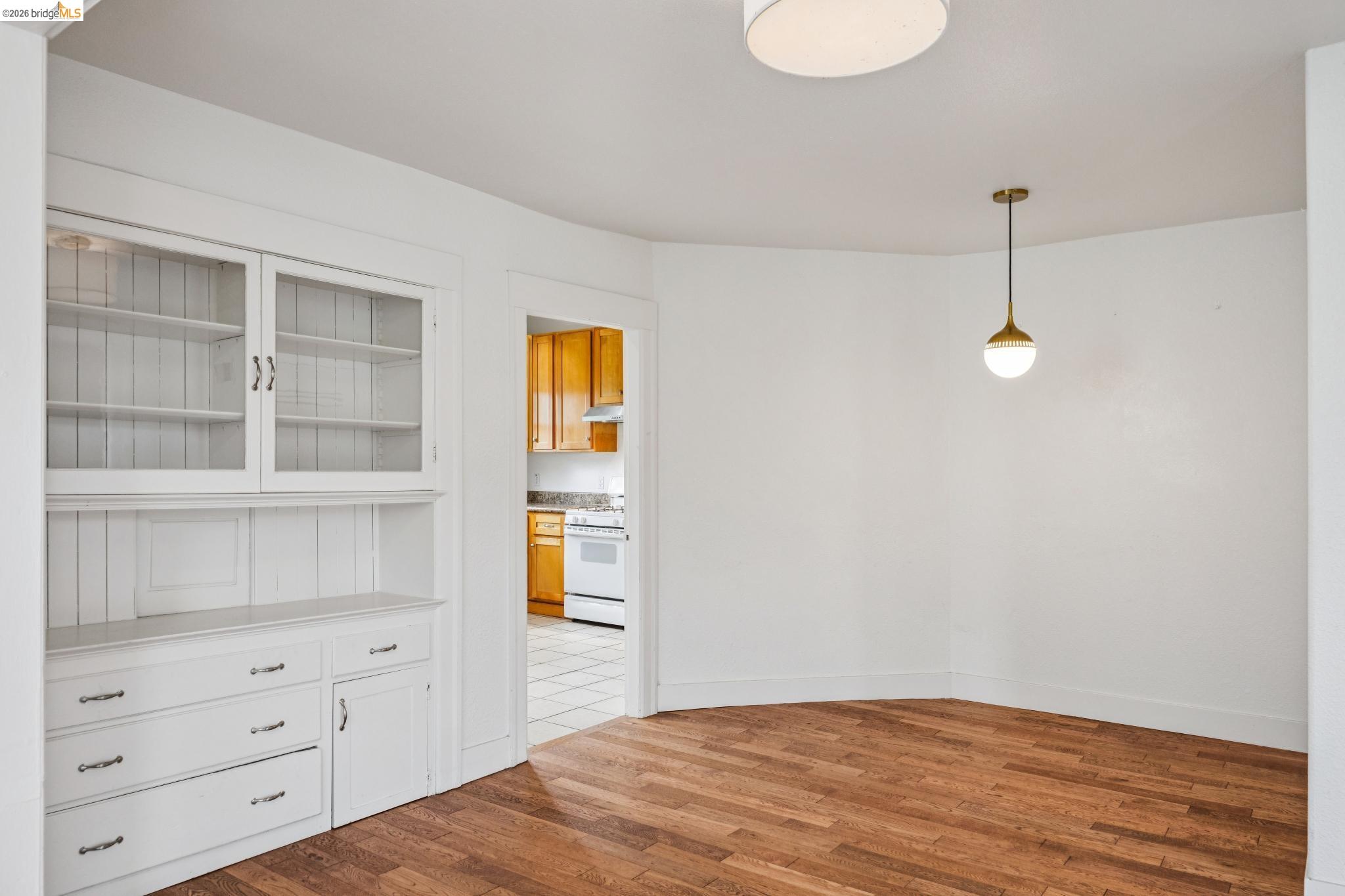 2140 Woolsey Street Berkeley, CA 94705 - Photo 12 of 40