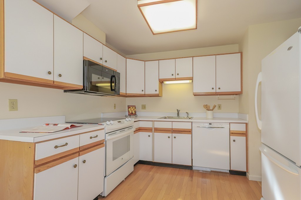 310 Old Country Road, Unit 310 Wenham, MA 01984 - Photo 7 of 31
