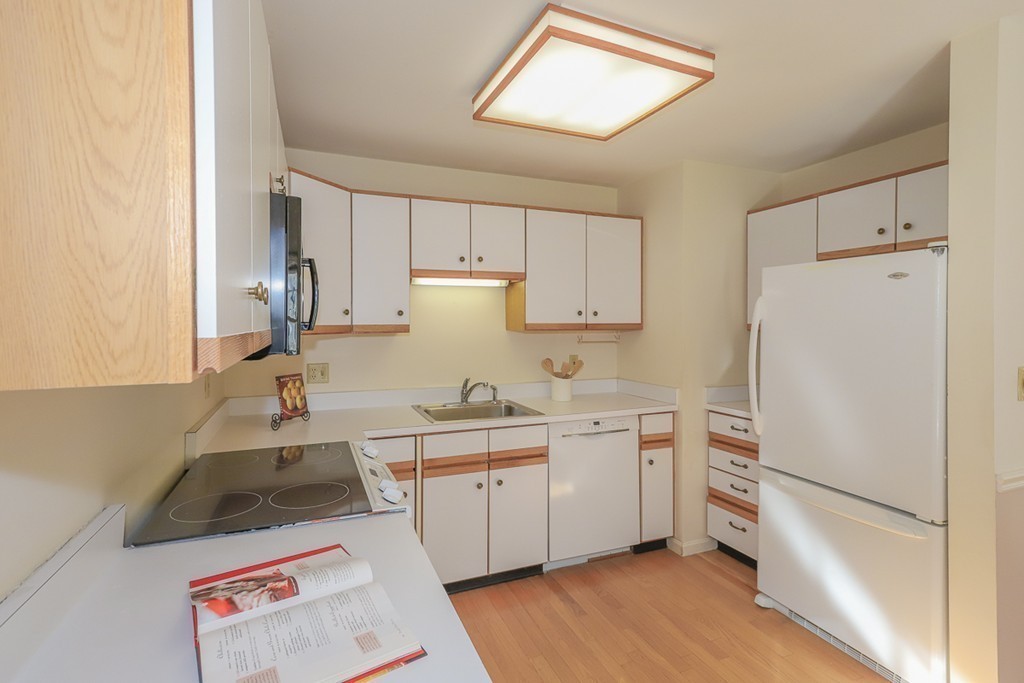 310 Old Country Road, Unit 310 Wenham, MA 01984 - Photo 8 of 31