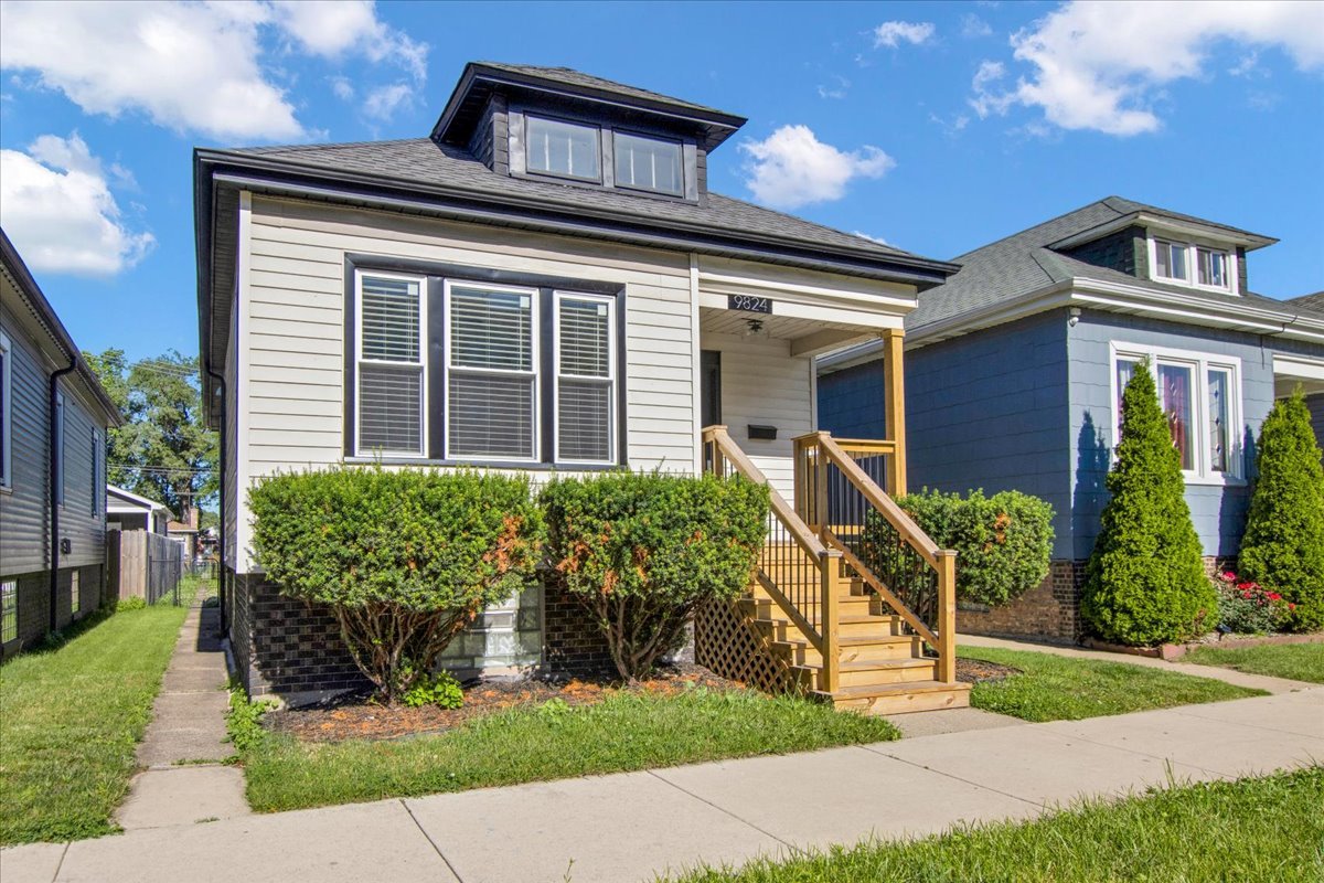 9824 South Escanaba Avenue Chicago, IL 60617 - Photo 2 of 30