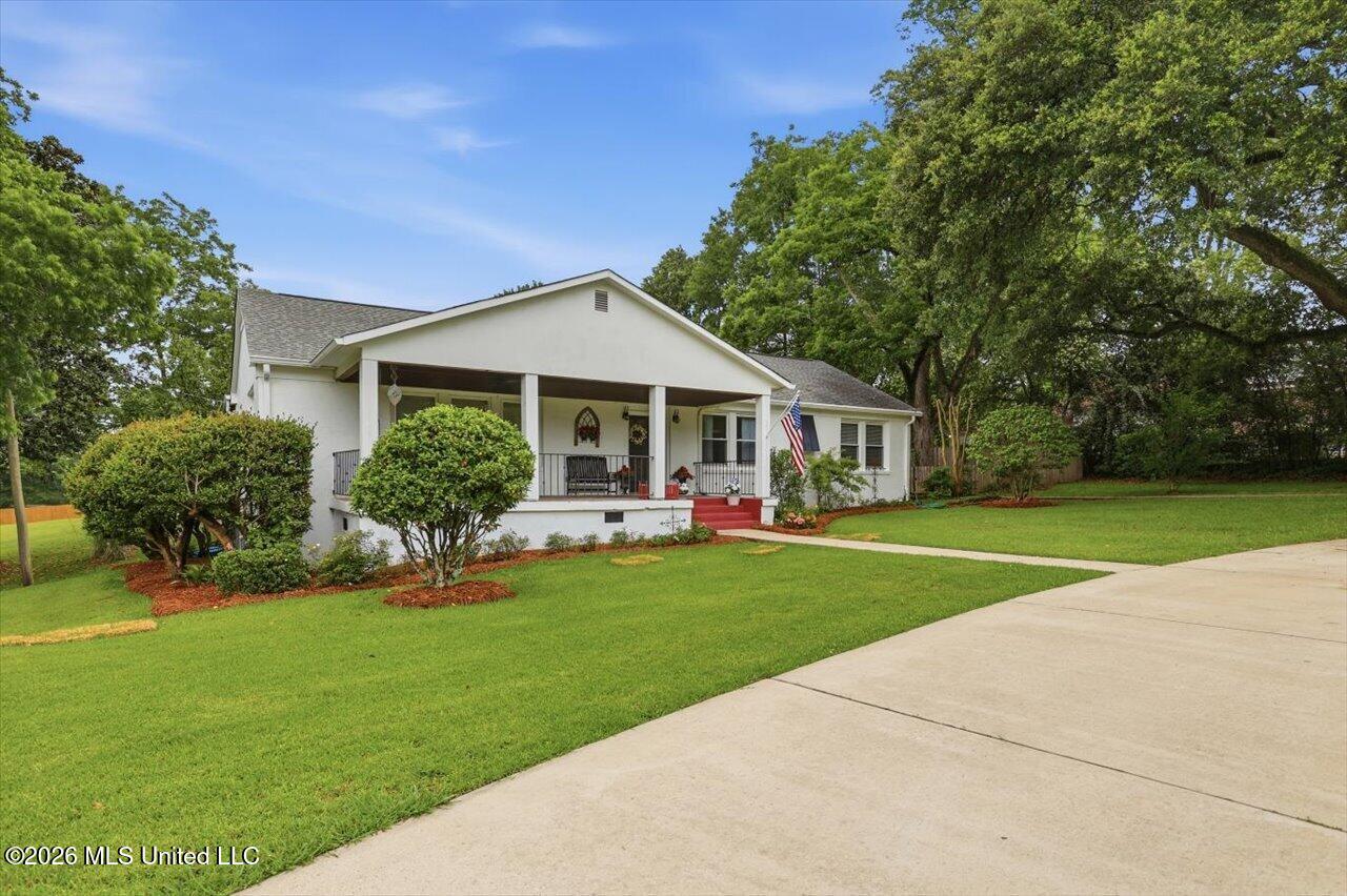 718 South College Street Brandon, MS 39042 - Photo 2 of 64 02-718 S College St _ Hometoursms.com