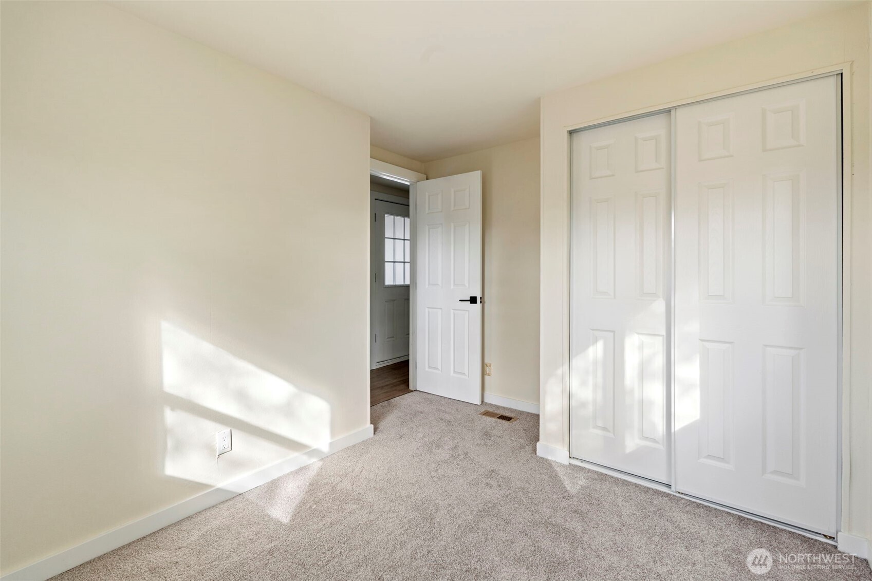 254 Ho Hum Lane Aberdeen, WA 98520 - Photo 20 of 27 a view of an empty room