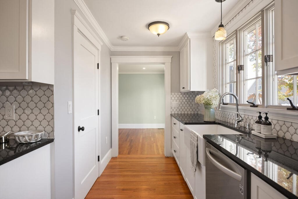 1 Hamilton Road Woburn, MA 01801 - Photo 14 of 31 Gallery Image 14