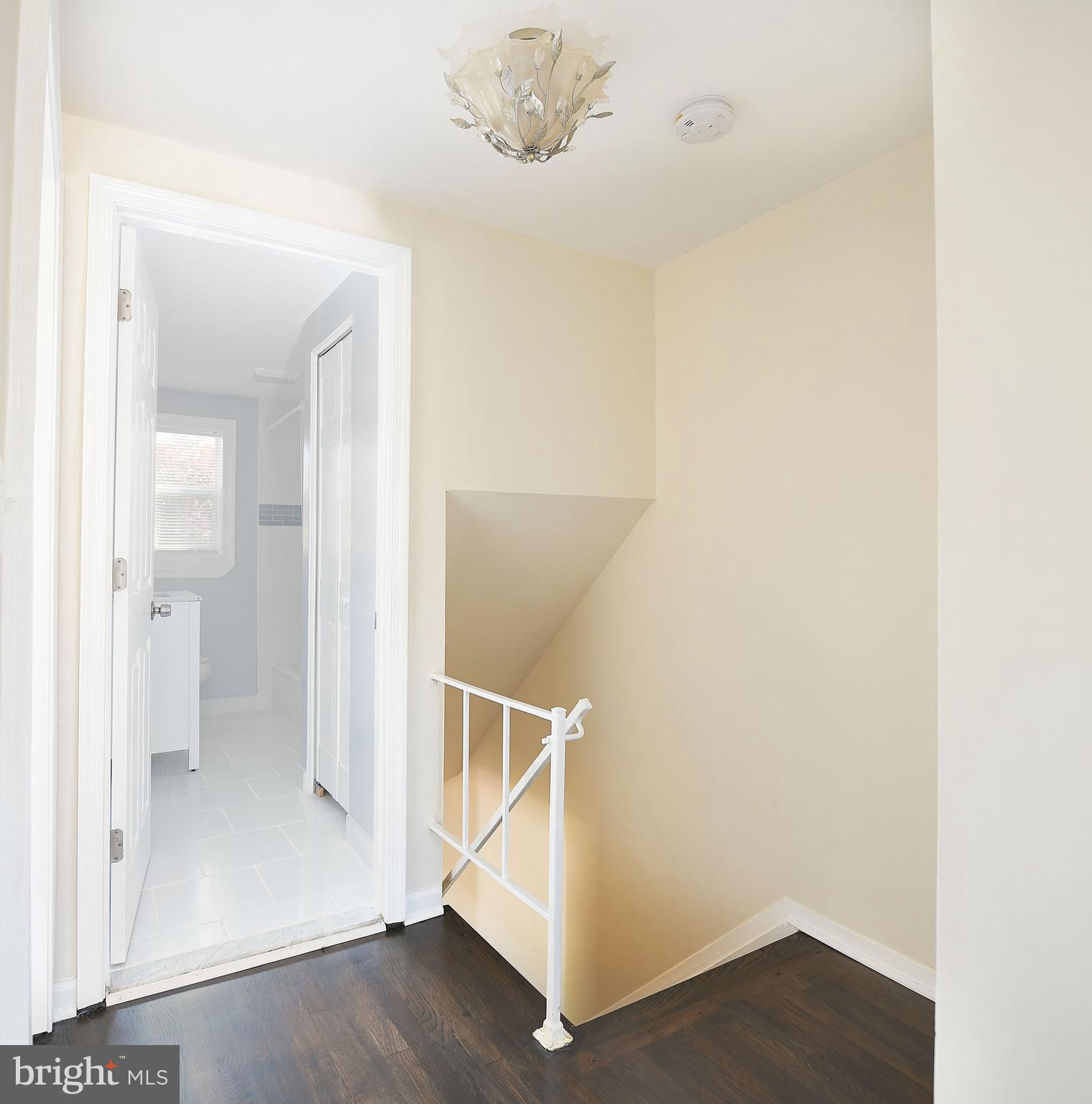 1038 Middleborough Road Baltimore, MD 21221 - Photo 18 of 39 Upper Level Hallway