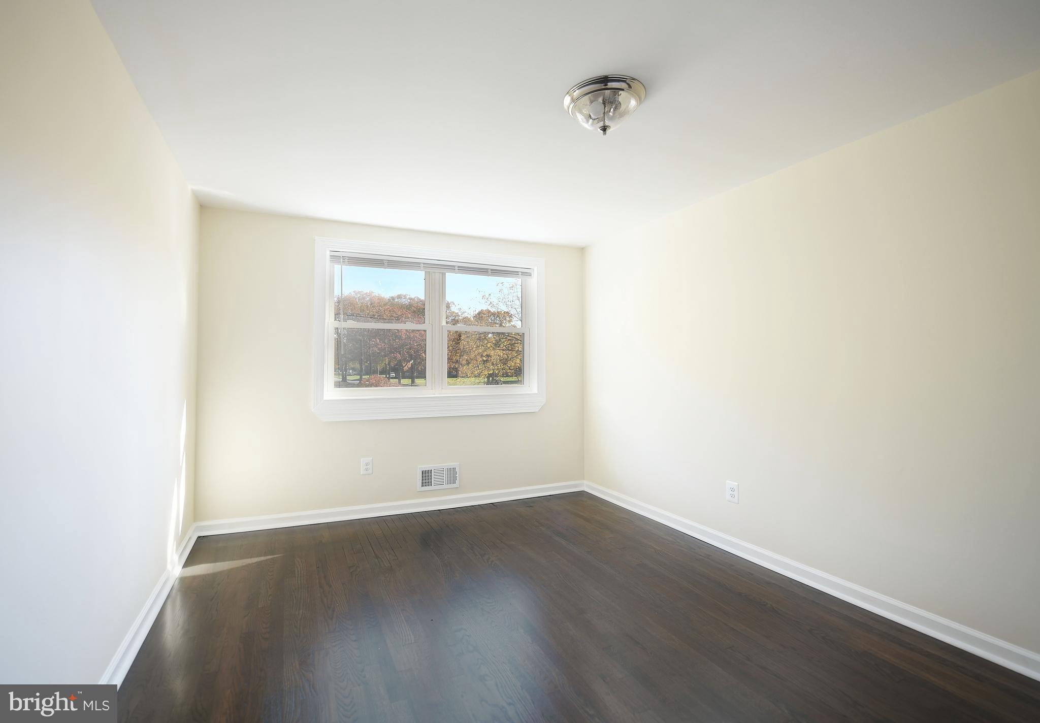 1038 Middleborough Road Baltimore, MD 21221 - Photo 20 of 39 Primary Bedroom