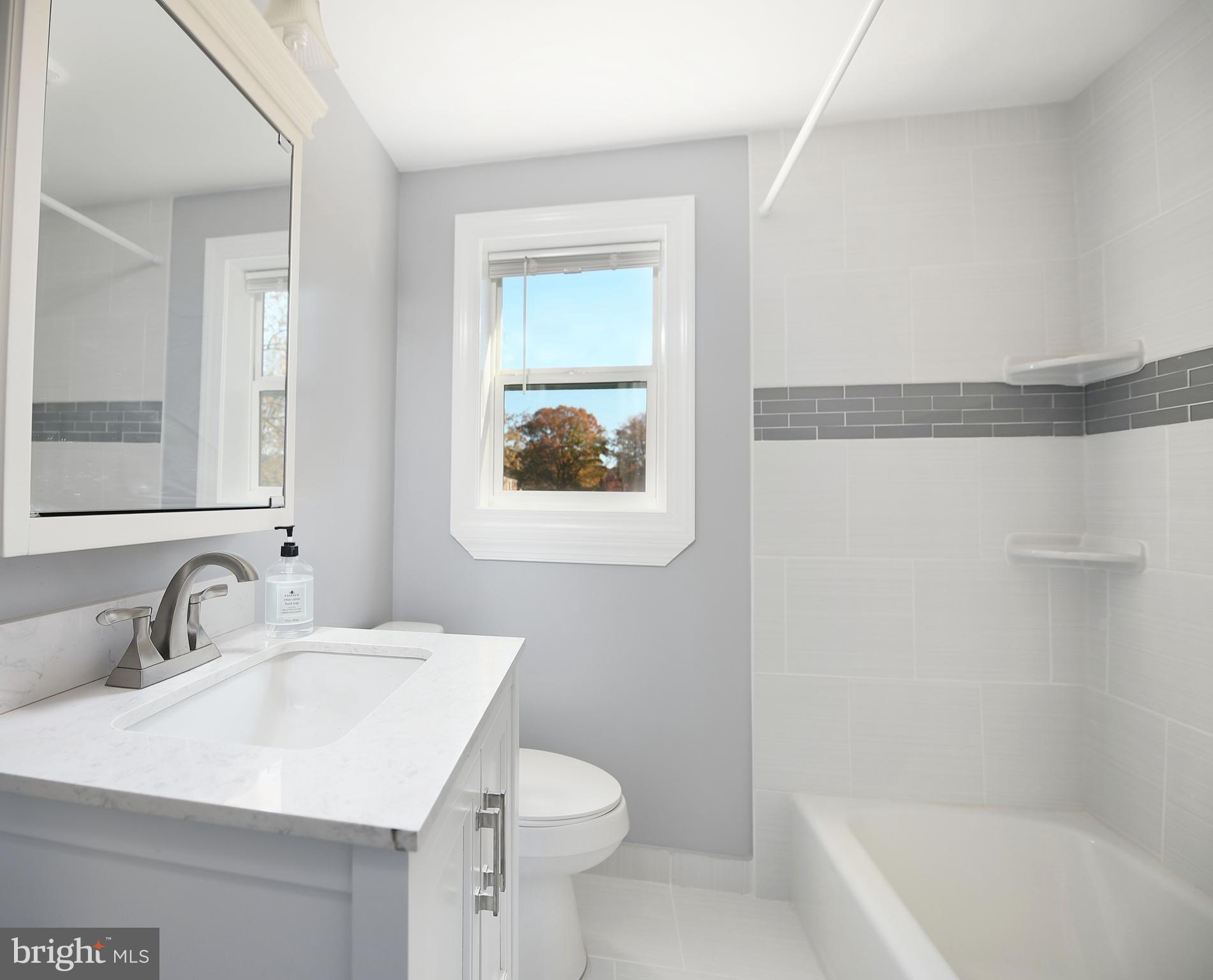 1038 Middleborough Road Baltimore, MD 21221 - Photo 21 of 39 Bath