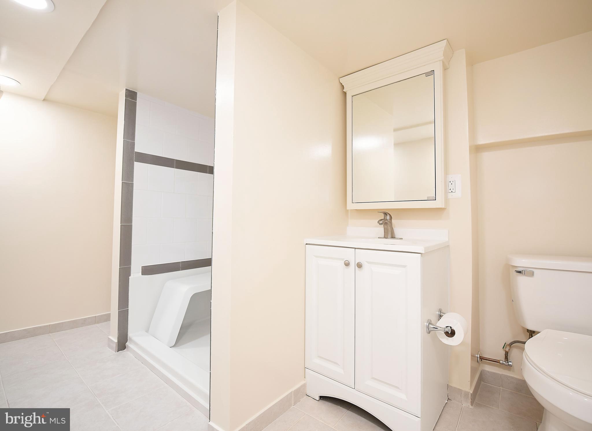 1038 Middleborough Road Baltimore, MD 21221 - Photo 28 of 39 Bath