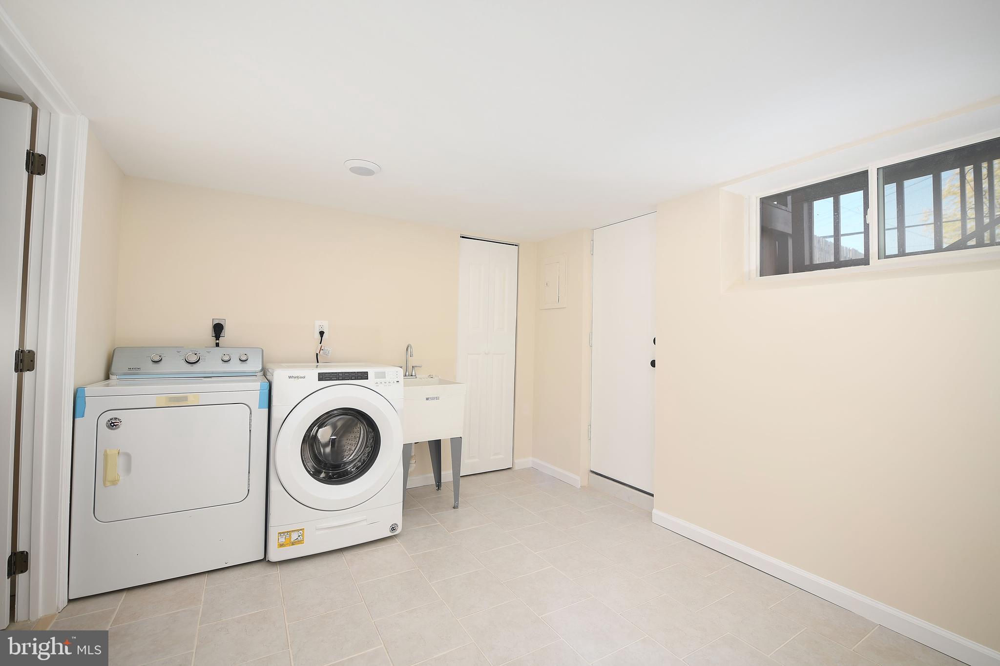1038 Middleborough Road Baltimore, MD 21221 - Photo 29 of 39 Laundry