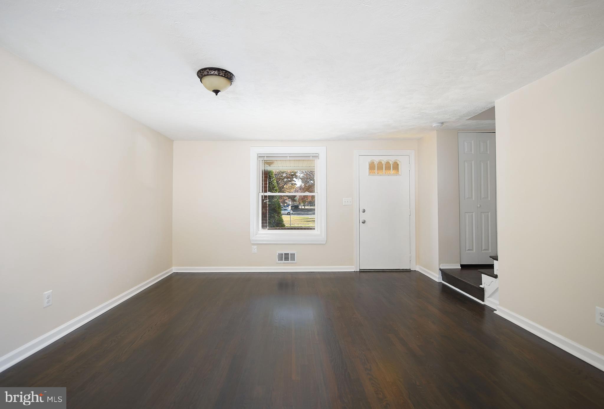 1038 Middleborough Road Baltimore, MD 21221 - Photo 8 of 39 Living Room