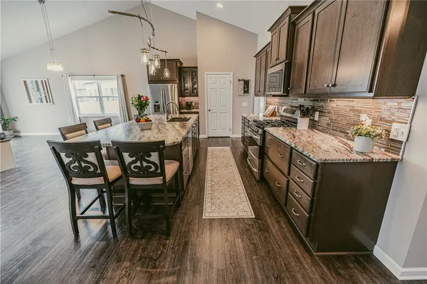 $379,900 | 289 Avery Park Lane, Greece, NY 14612