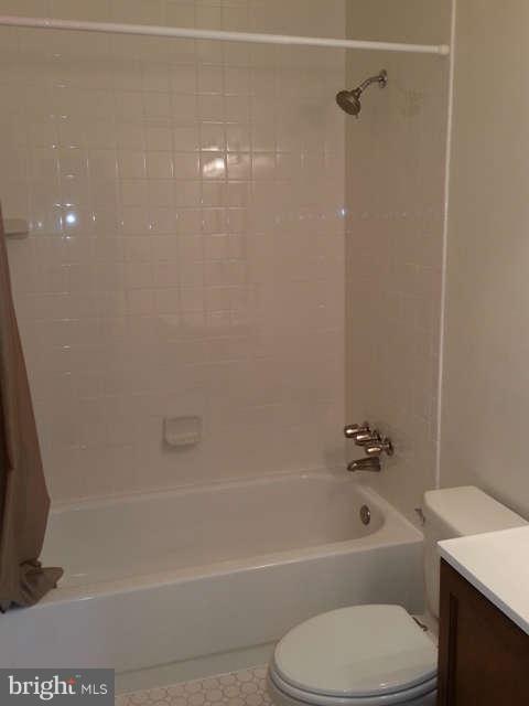 2502 Ebony Road Baltimore, MD 21234 - Photo 18 of 18 Bath (Master)