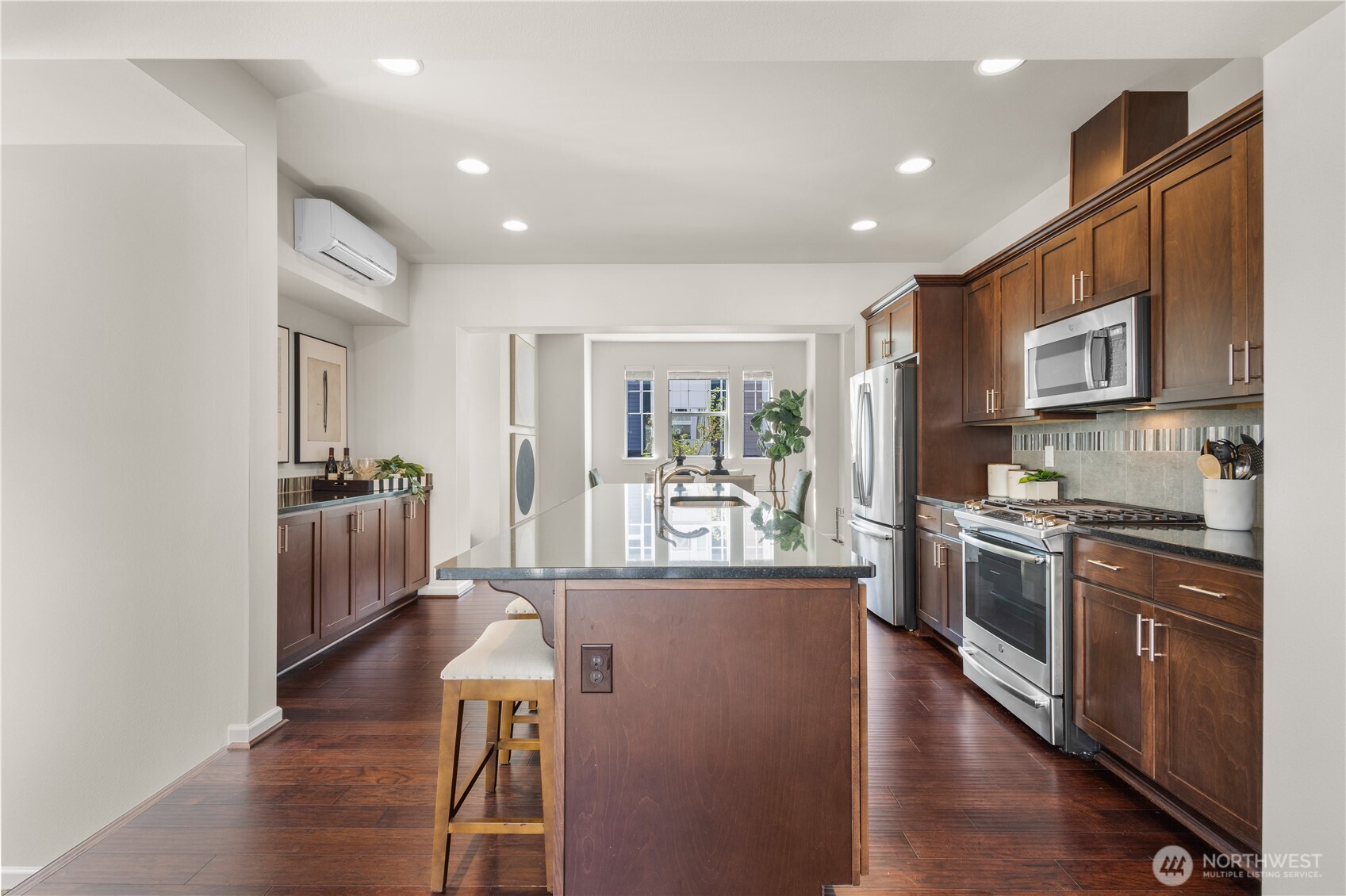 3280 Southwest Graham Street, Unit 601 Seattle, WA 98126 - Photo 11 of 34