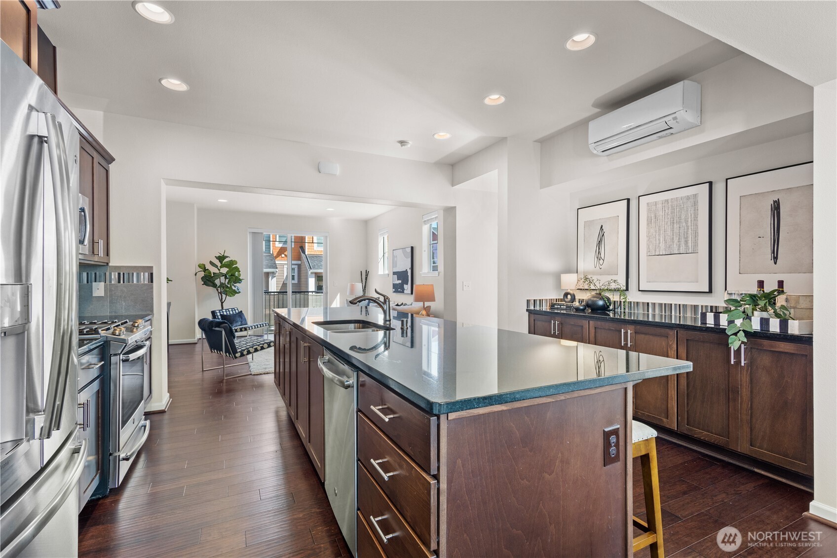 3280 Southwest Graham Street, Unit 601 Seattle, WA 98126 - Photo 9 of 34