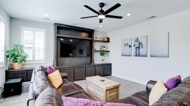 $940,000 | 1453 Oak Circle, Rohnert Park, CA 94928