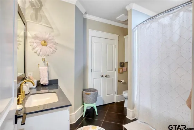 a view of a storage & utility room