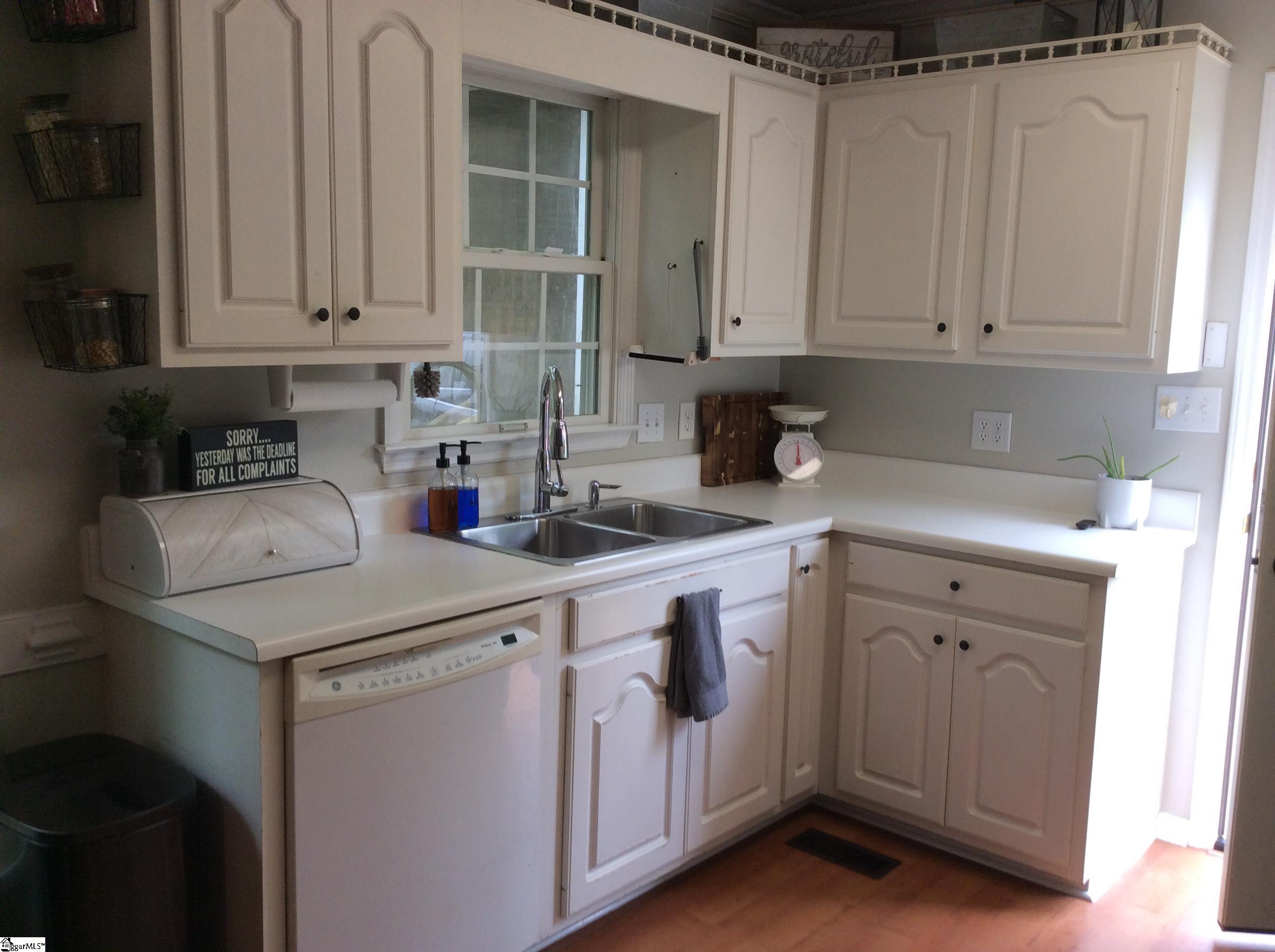 311 Double Bridge Road Boiling Springs, SC 29316 - Photo 3 of 30