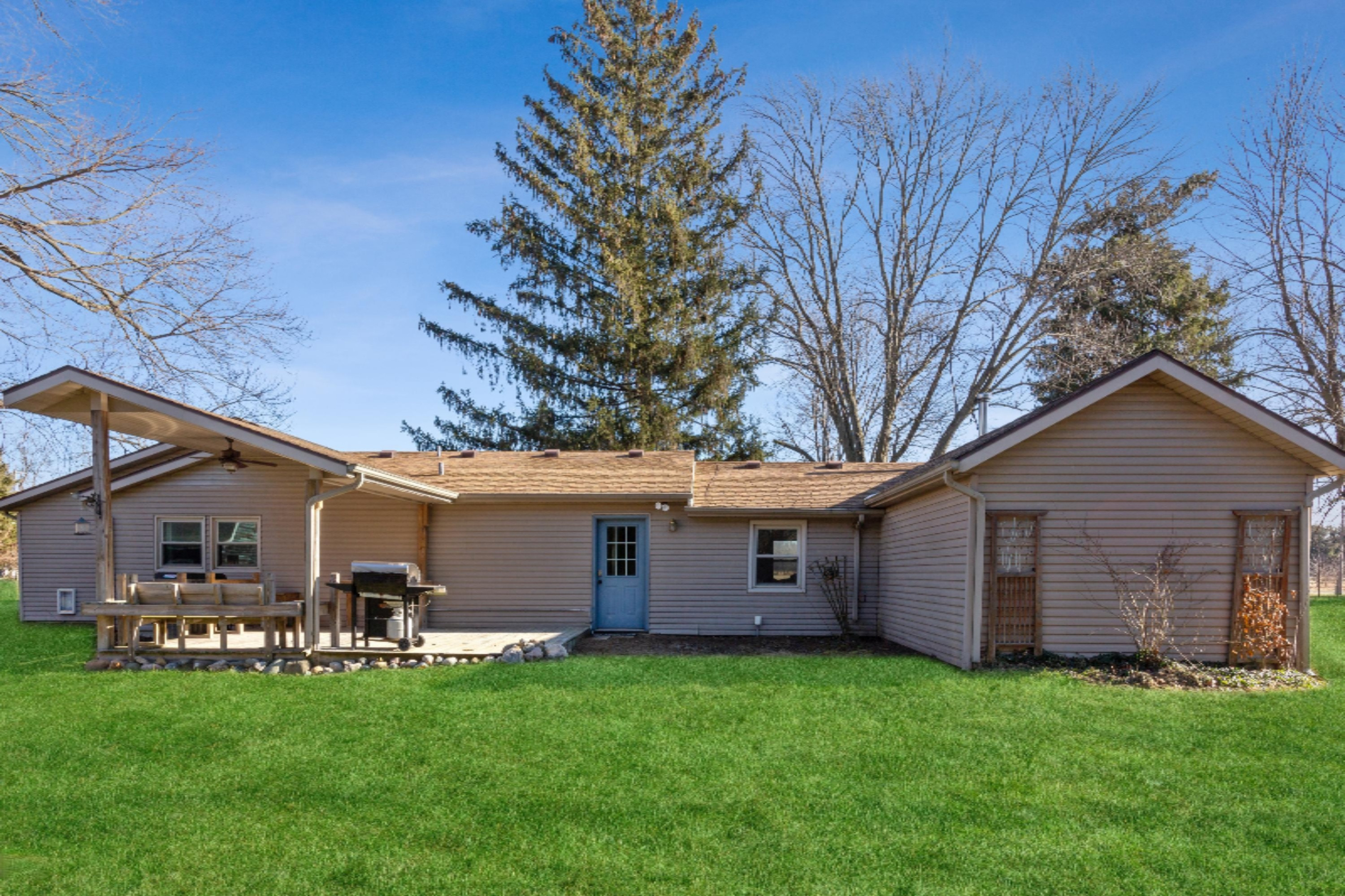 14928 Mead Road Buchanan, MI 49107 - Photo 16 of 20 16_14928MeadRd_59_RearView_HiRes