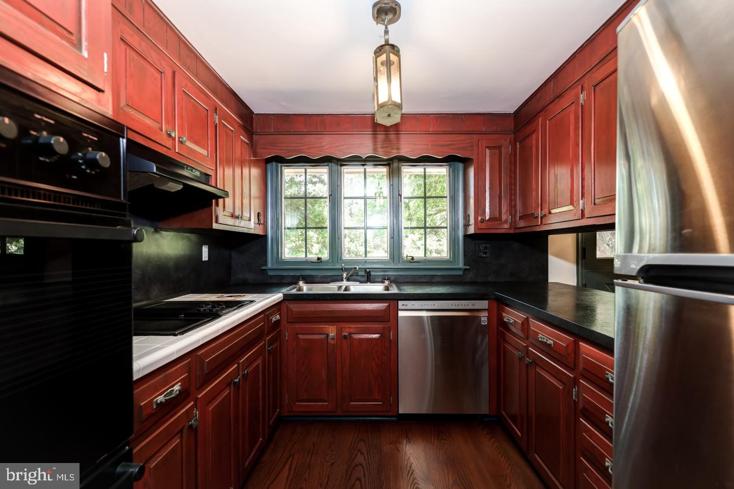 722 Sugartown Road Malvern, PA 19355 - Photo 11 of 25 Gallery Image 11