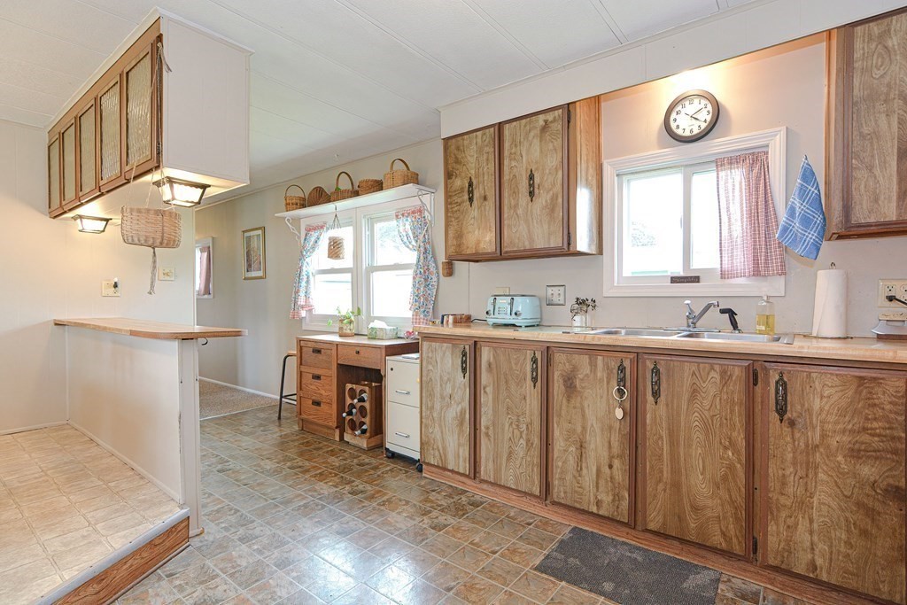 49 Holly Road Taunton, MA 02780 - Photo 19 of 41 Gallery Image 19