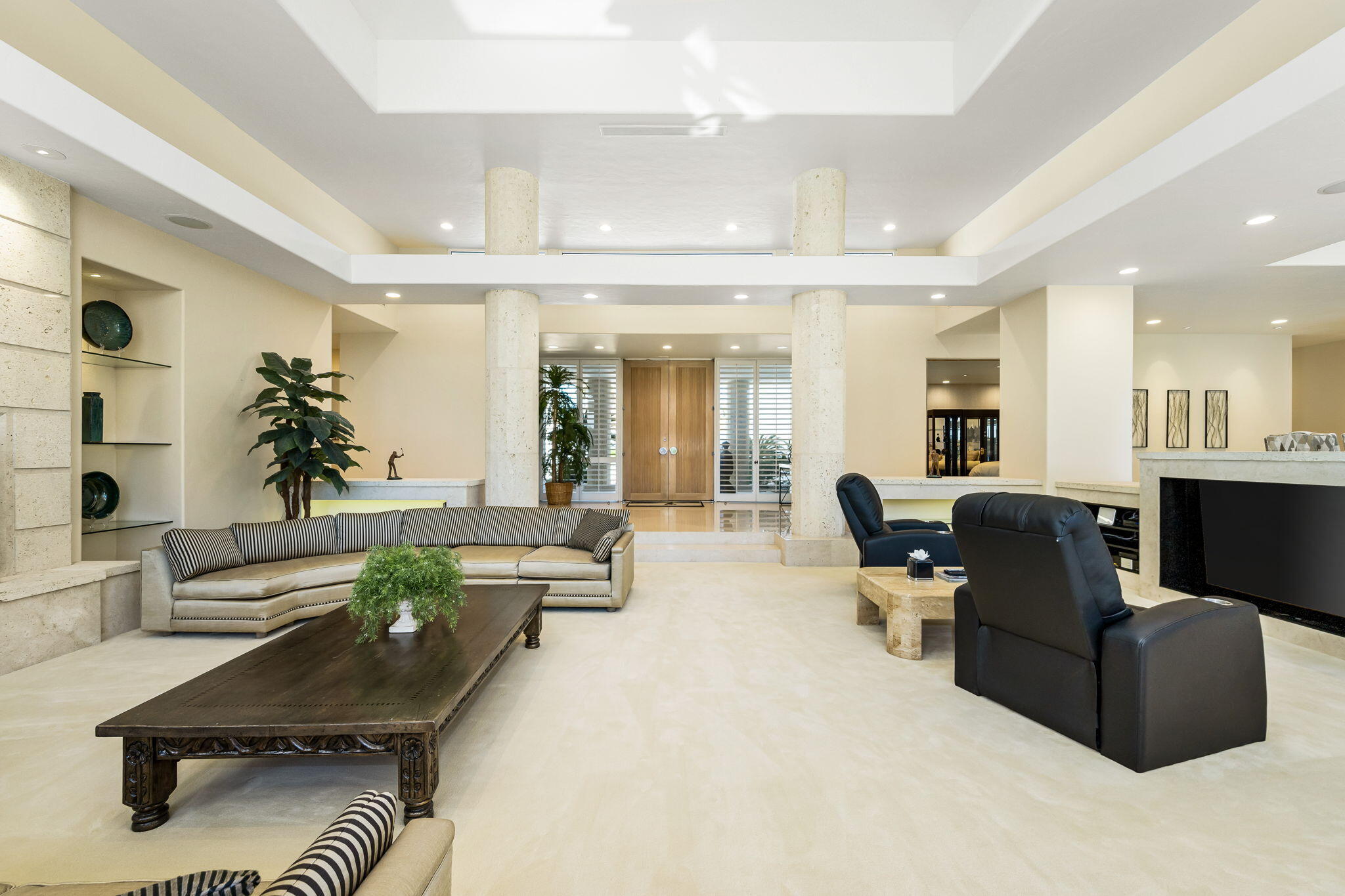 55305 Pebble Beach La Quinta, CA 92253 - Photo 12 of 65 a living room with furniture