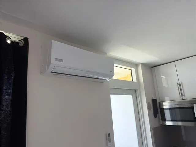 a close view of utility and utility room