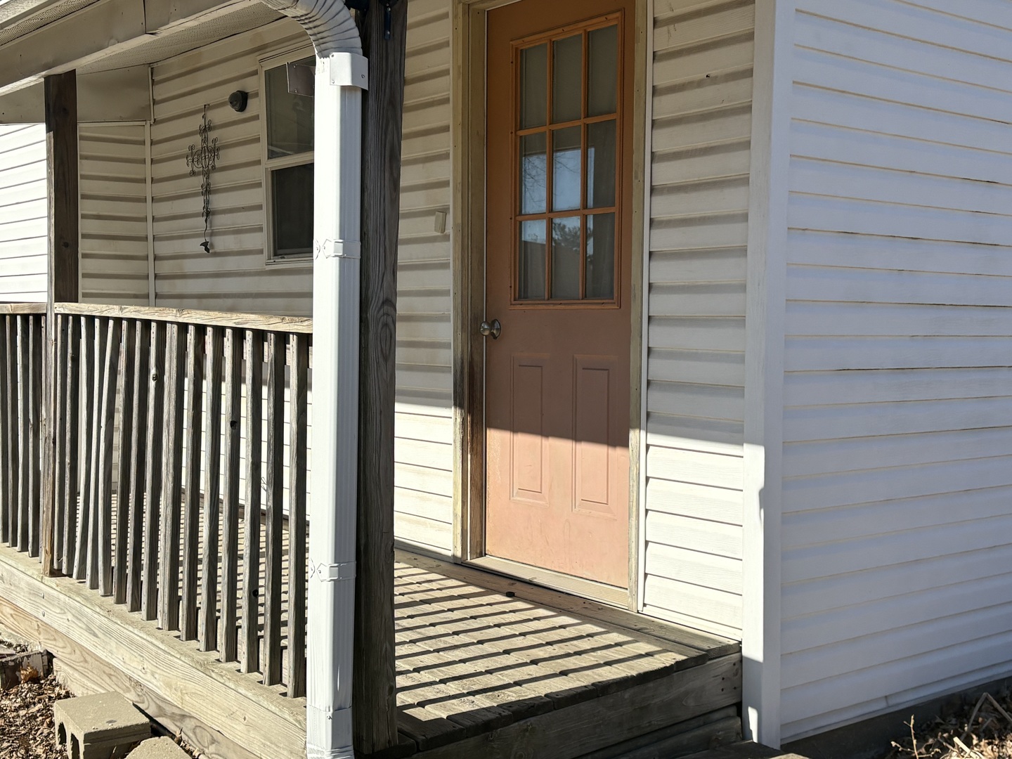 221 North 9th Street Rochelle, IL 61068 - Photo 2 of 17 a view of a balcony