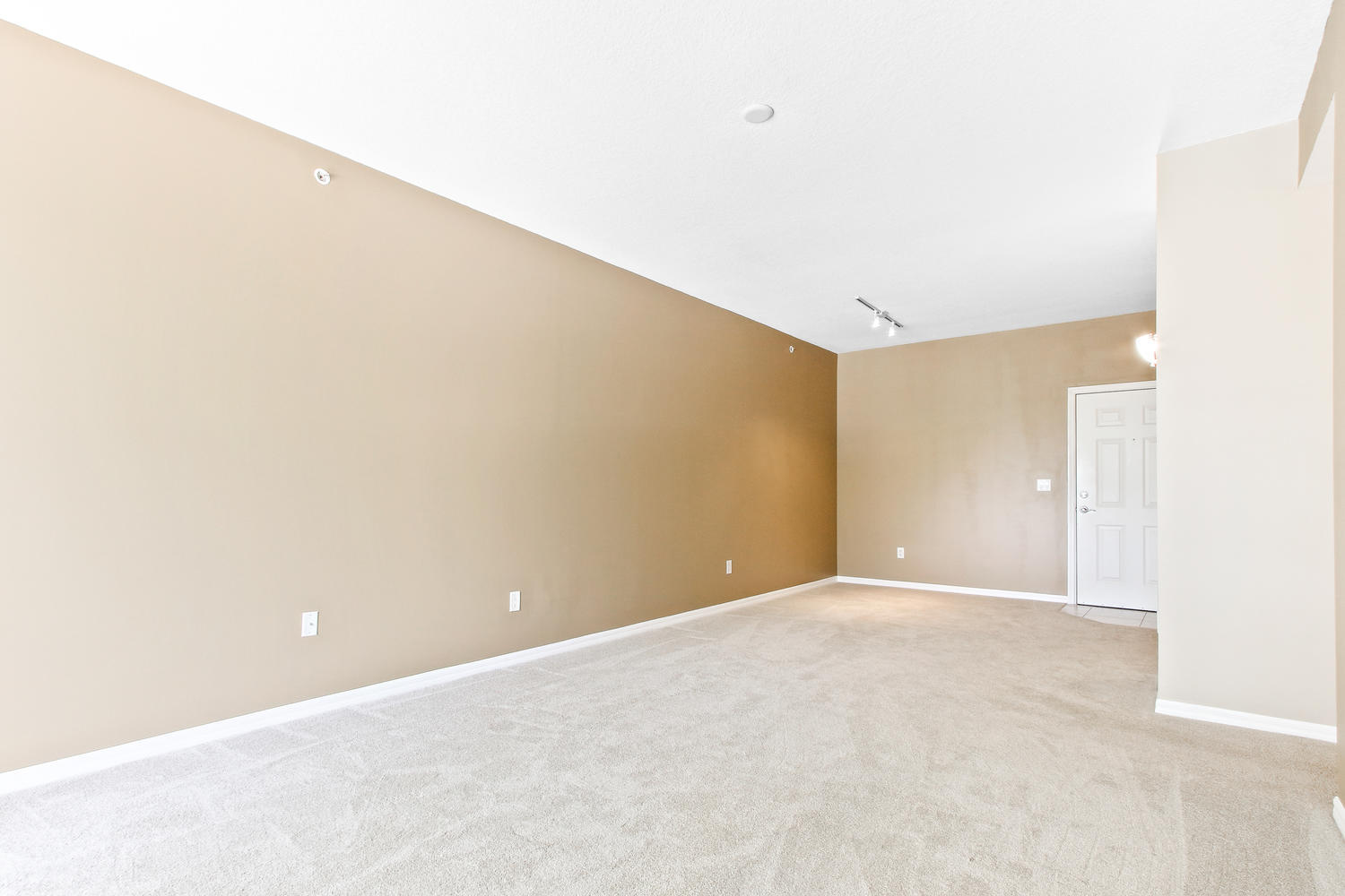 233 South Federal Highway, Unit 215 Boca Raton, FL 33432 - Photo 4 of 22 liv din