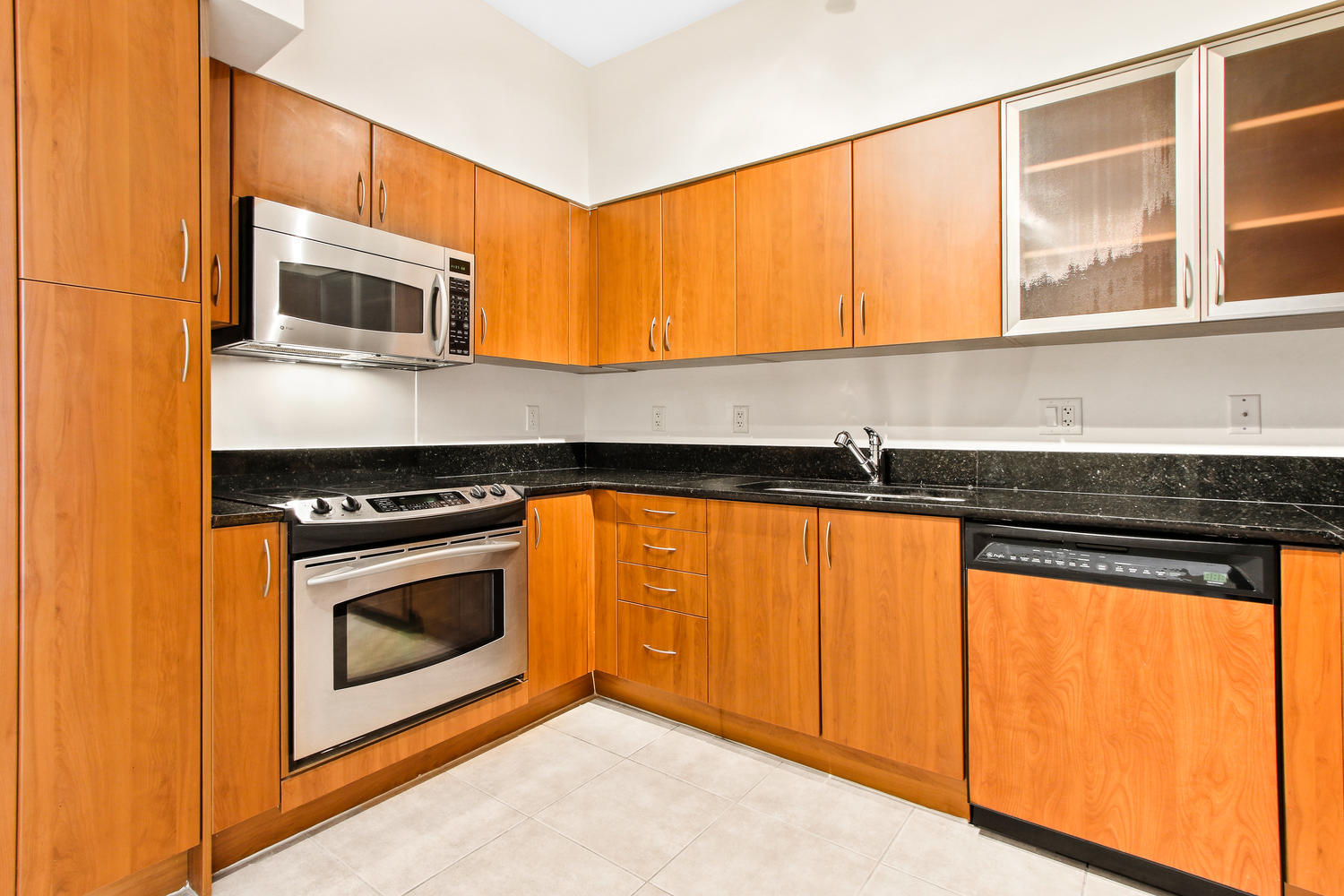 233 South Federal Highway, Unit 215 Boca Raton, FL 33432 - Photo 7 of 22 kitchen
