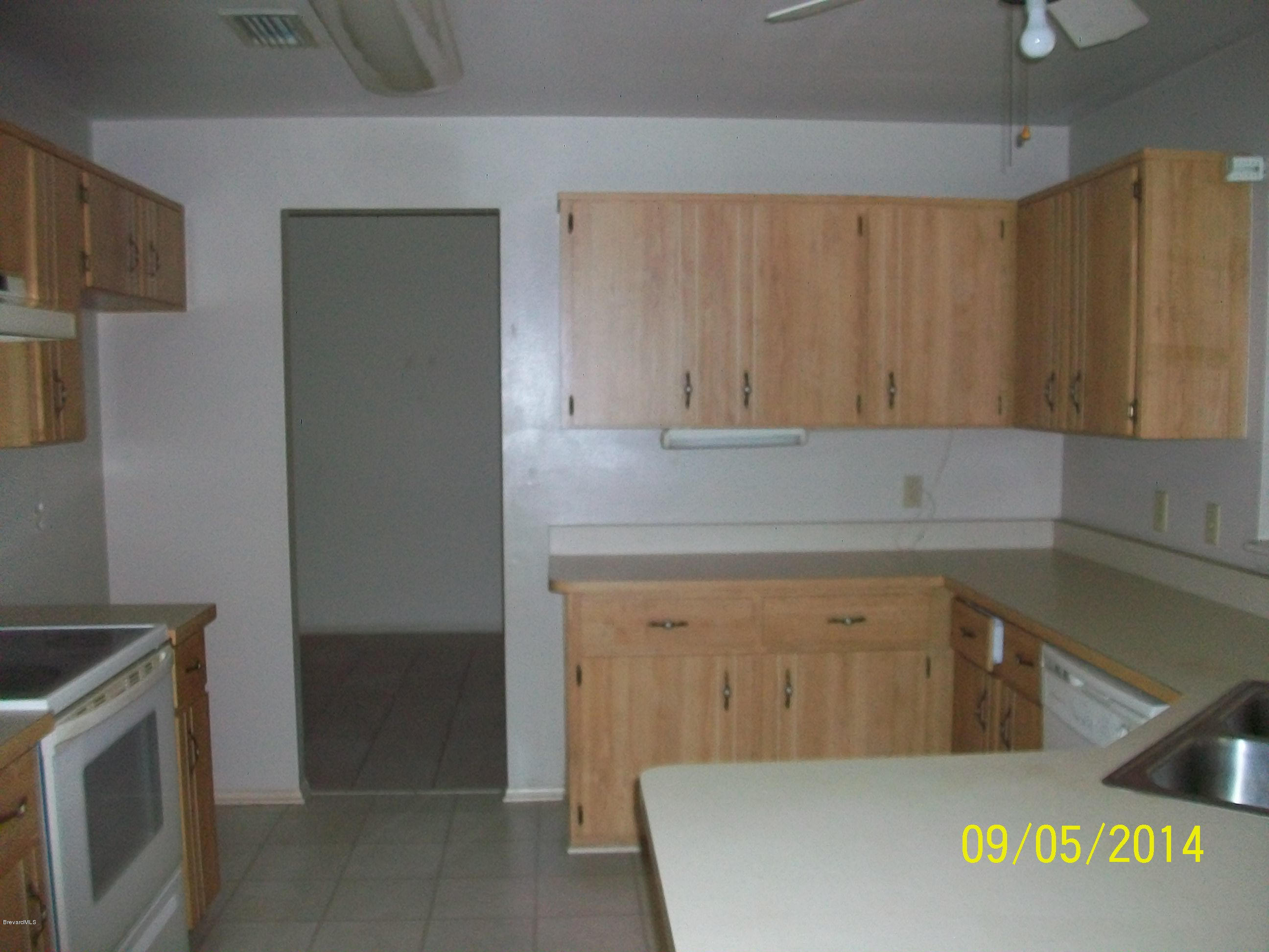 1350 Gerry Road Southwest Palm Bay, FL 32908 - Photo 5 of 20 09052014 019