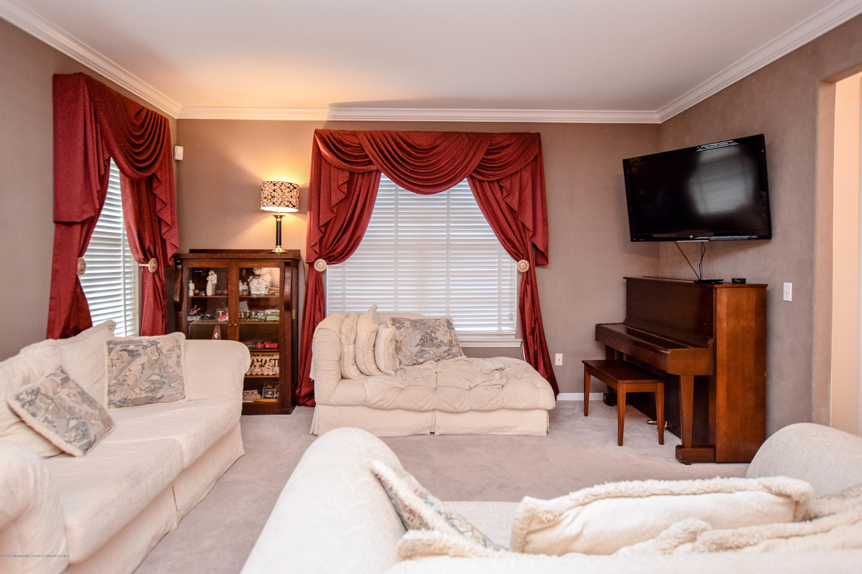 10 Hannah Lee Road Barnegat, NJ 08005 - Photo 5 of 28 DSC_0054