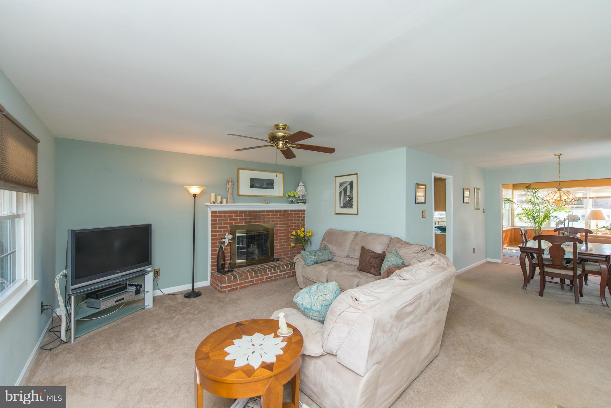 4915 Ridgeview Lane Bowie, MD 20715 - Photo 4 of 30 Gas Burning Fireplace