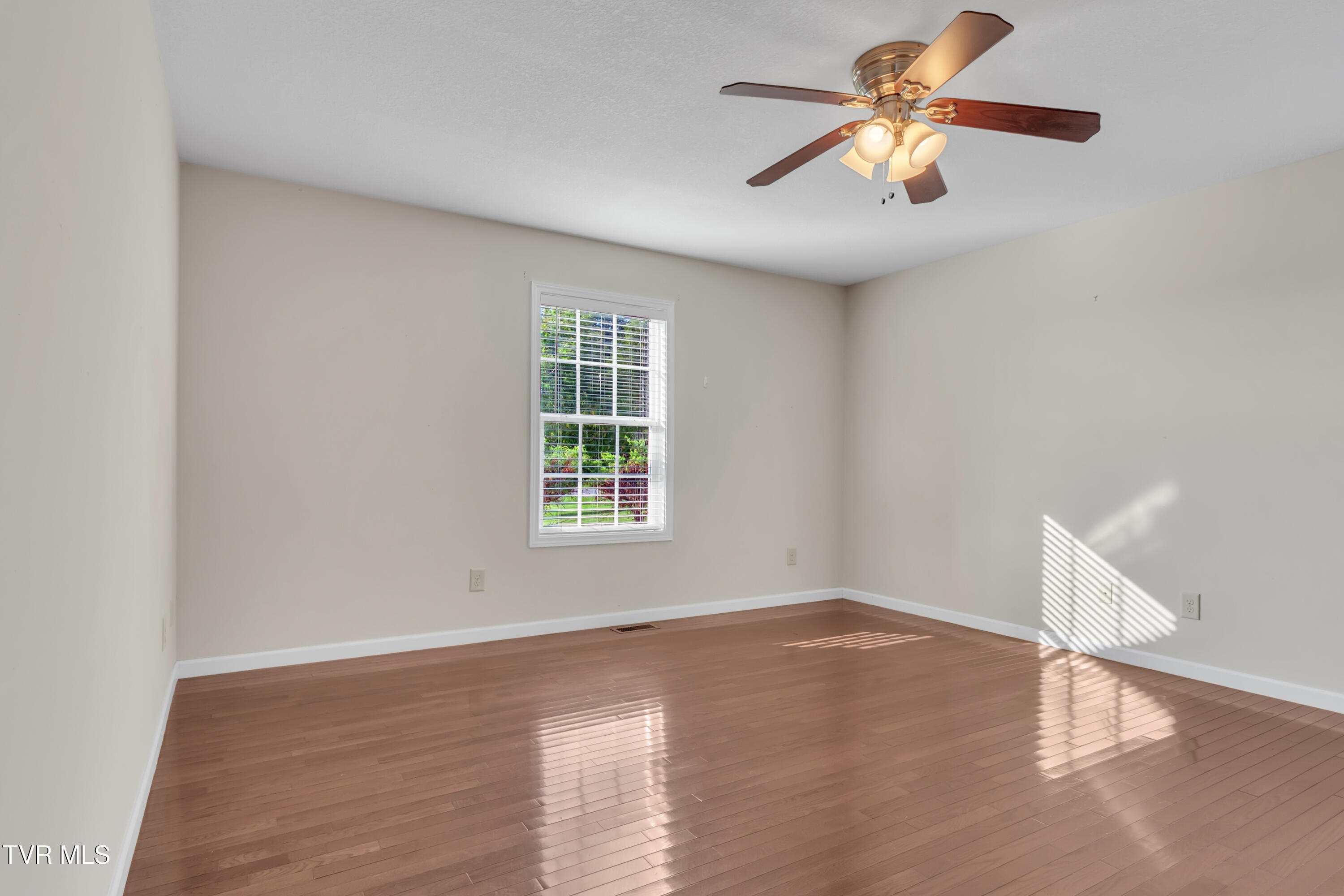 1002 Mill Springs Road Jonesborough, TN 37659 - Photo 20 of 28 IMG_3541(1)