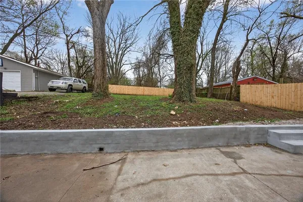 $315,000 | 1215 East South Avenue, Independence, MO 64050