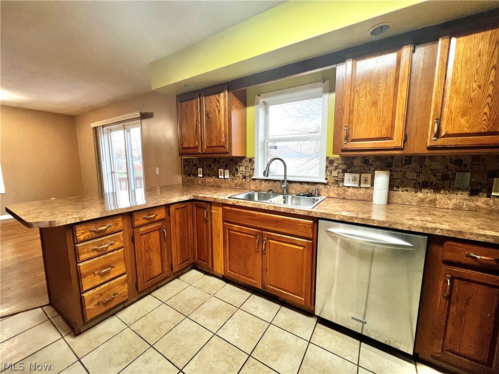 20105 Preston Road Cleveland, OH 44128 - Photo 8 of 24 Gallery Image 8