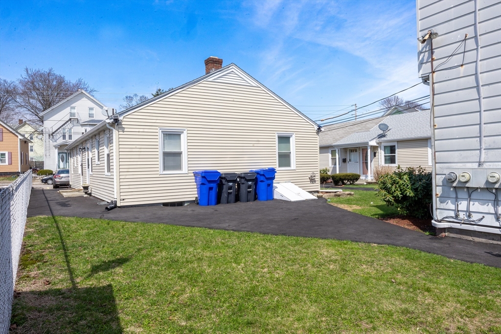 63 Johnson Street, Unit B Pawtucket, RI 02860 - Photo 4 of 26