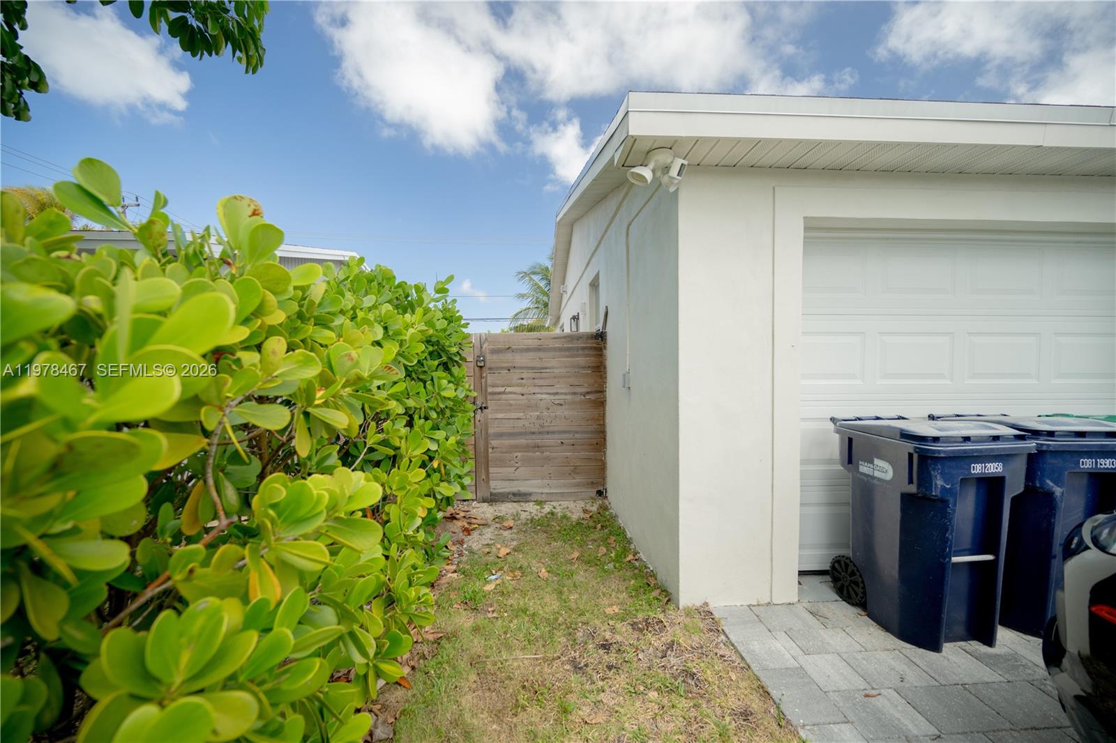 19431 Franjo Road Cutler Bay, FL 33157 - Photo 3 of 32 a view of outdoor space and yard