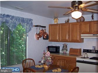3402 B Chadbury Road Mount Laurel, NJ 08054 - Photo 7 of 11 Kitchen