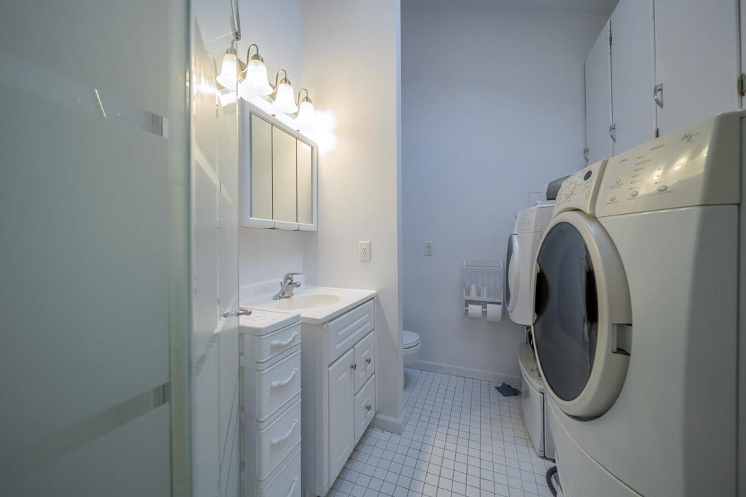 1431 Highway 75 Freeport, IL 61032 - Photo 32 of 34 a bathroom with a sink and a mirror